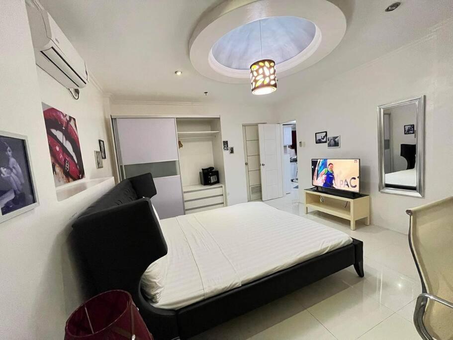 Kandi Big 1 Bedroom King Bed, Free Housekeeping, Wi-Fi Angeles Exterior photo