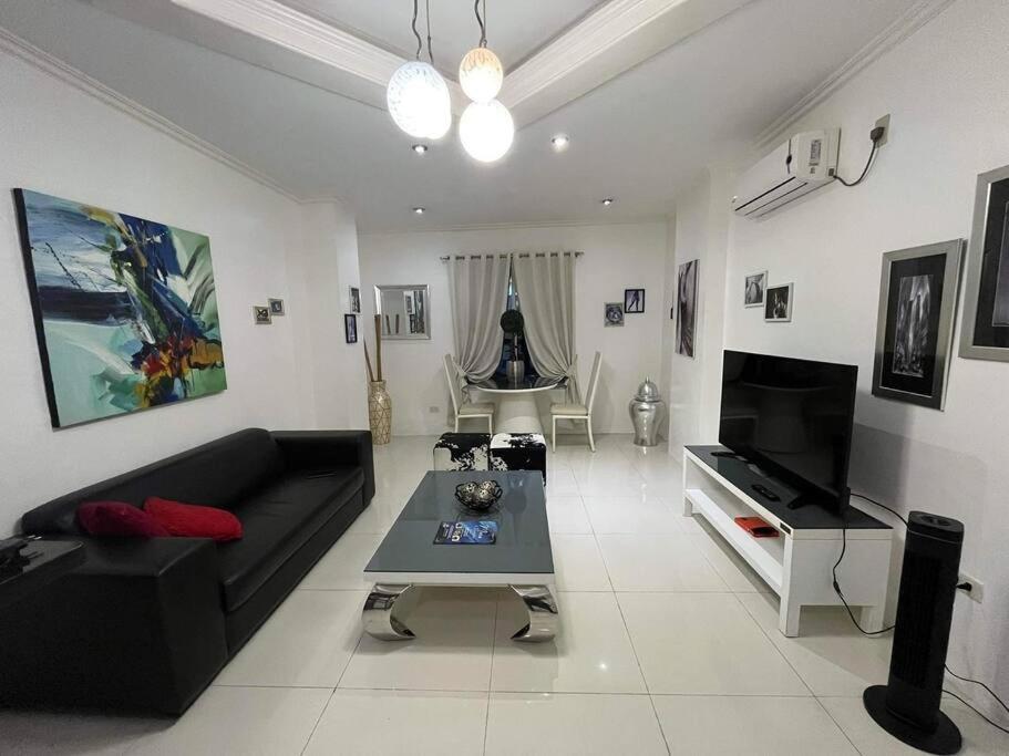 Kandi Big 1 Bedroom King Bed, Free Housekeeping, Wi-Fi Angeles Exterior photo